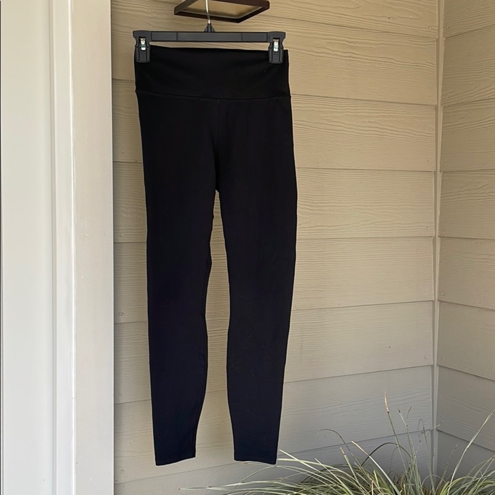 Black Fabletics ankle leggings.  Size S.